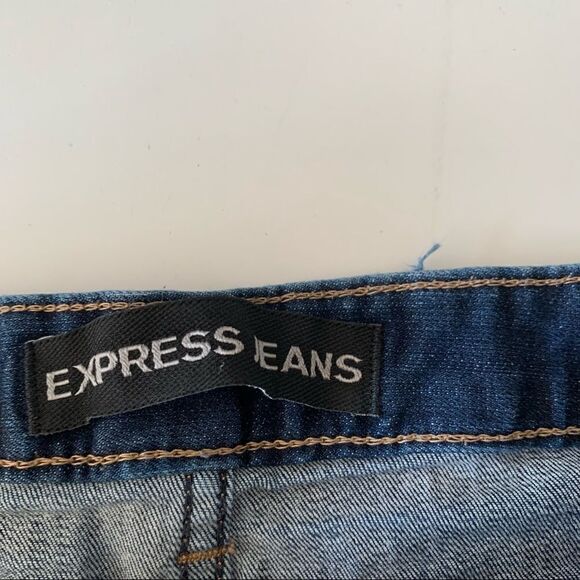 EXPRESS SHORTS - Picture 8 of 9